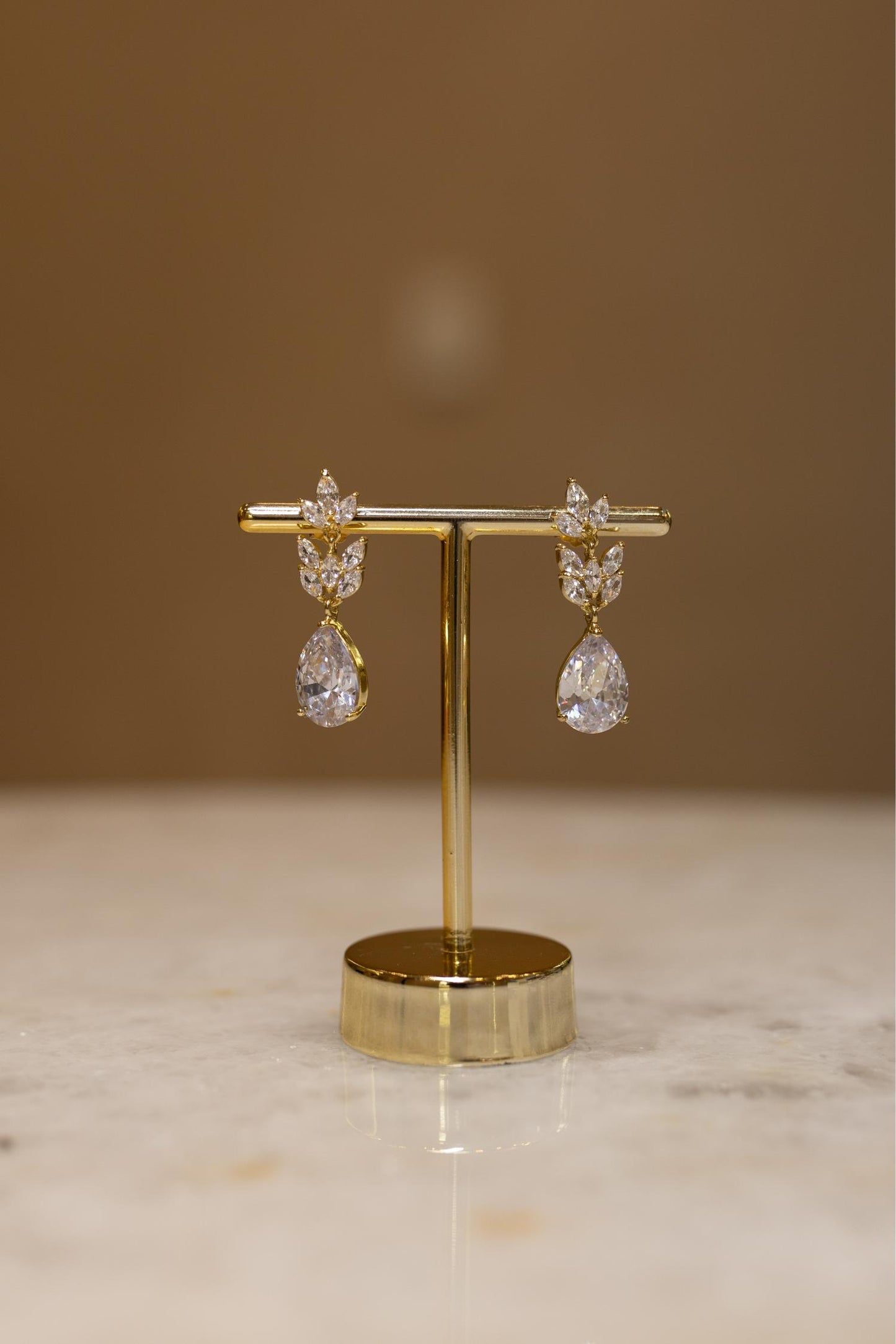 Brinco Gota Luxo Pêndulo Cristal Dourado