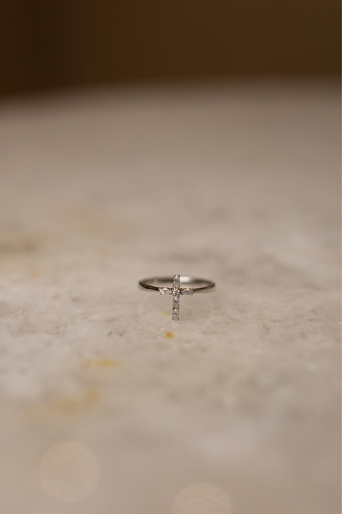 Anel Crucifixo Moissanite Prata 925 Ródio Branco