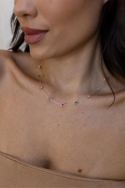 Colar Fio de Nylon Pontos de Luz Rainbow Dourado