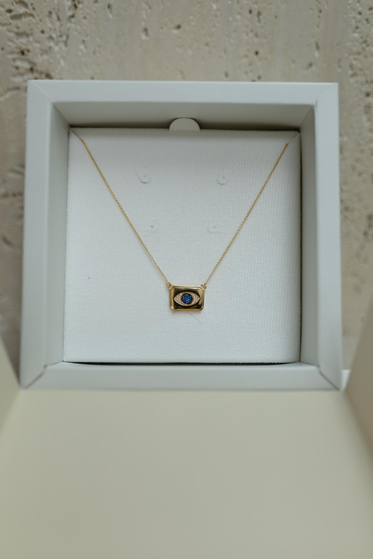 Colar de Placa com Olho Grego Dourado