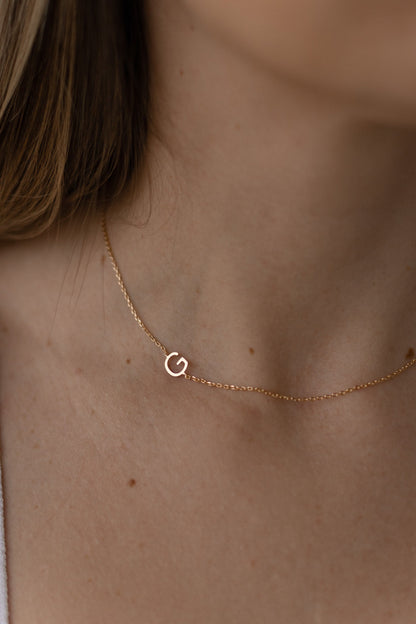 Choker Letra Dourado