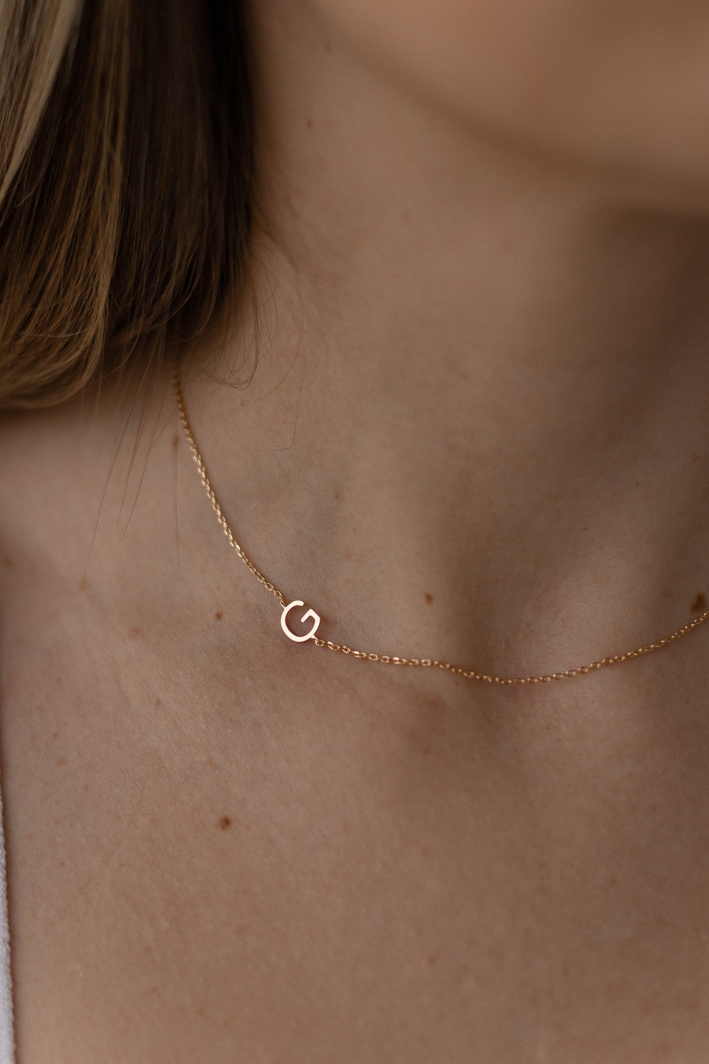 Choker Letra Dourado