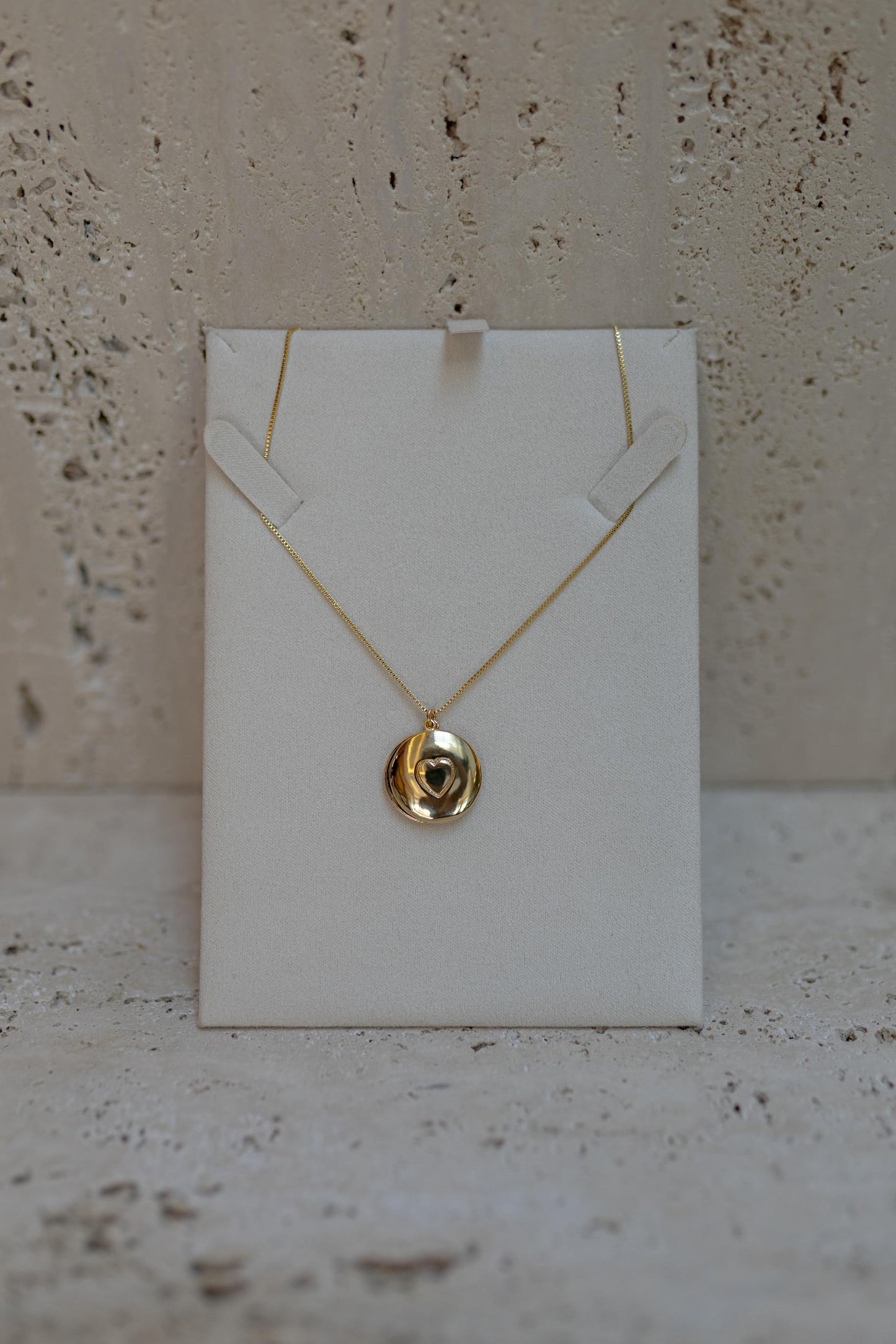 Colar Relicário Afeto Dourado