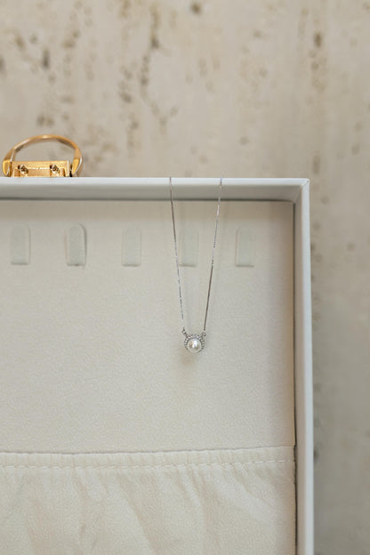 Colar Pérola Borda Cravejada Ródio Branco