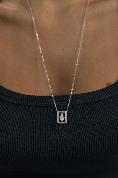 Colar Escapulário Cravejado Nossa Senhora das Graças Moissanite Prata 925 Ródio Branco