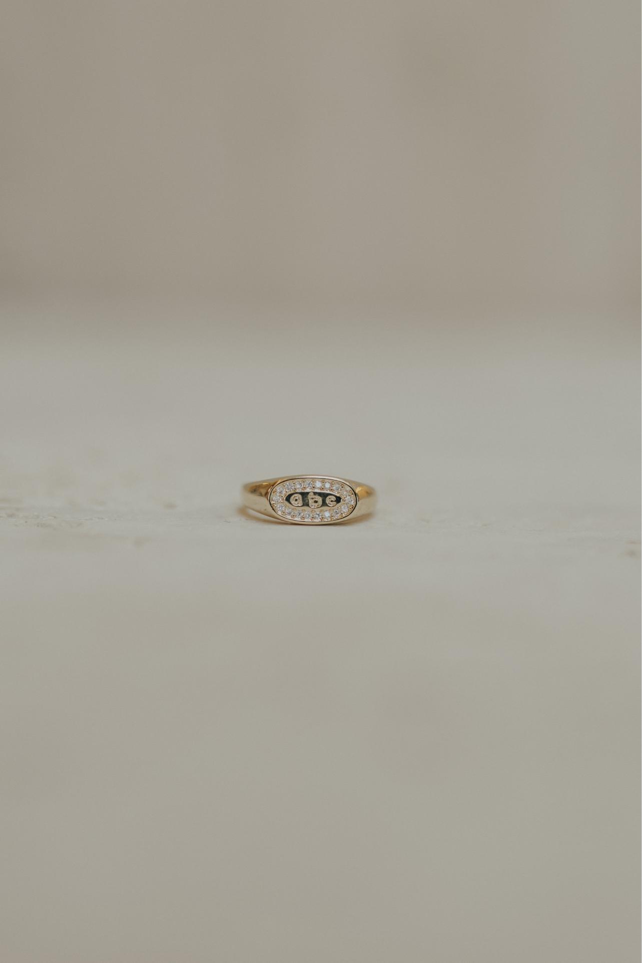 Anel Infantil ABC Cravejado Dourado