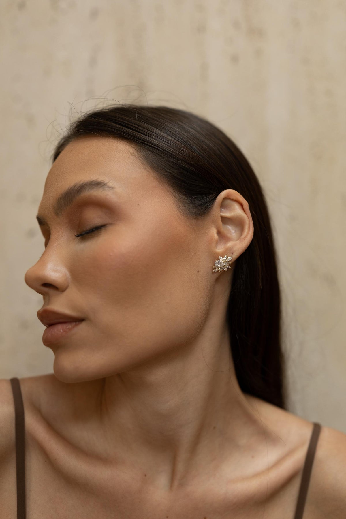 Brinco Ear Cuff Oval e Navetes Cristal Dourado