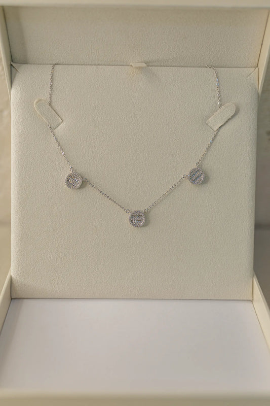 Colar com 3 Pingentes Redondo Baguete Ródio Branco