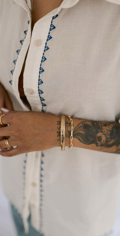 Bracelete com Borda Trabalhada Dourado