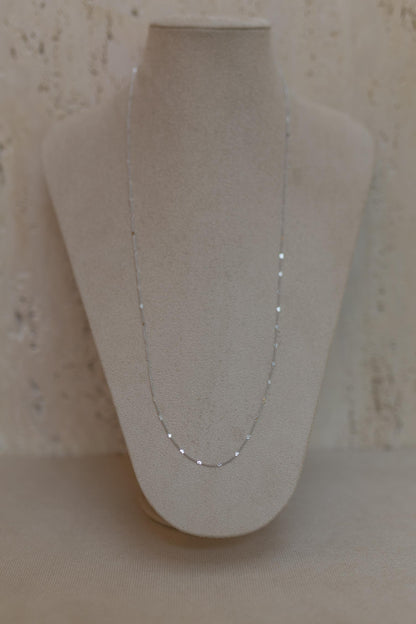 Colar Longo 80cm Mini Corações Lisos Ródio Branco