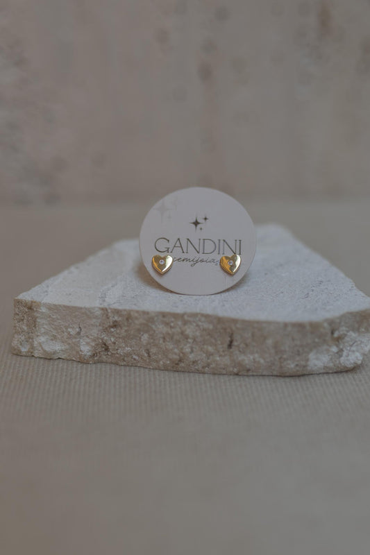 Brinco Coração Com Ponto de Luz Dourado