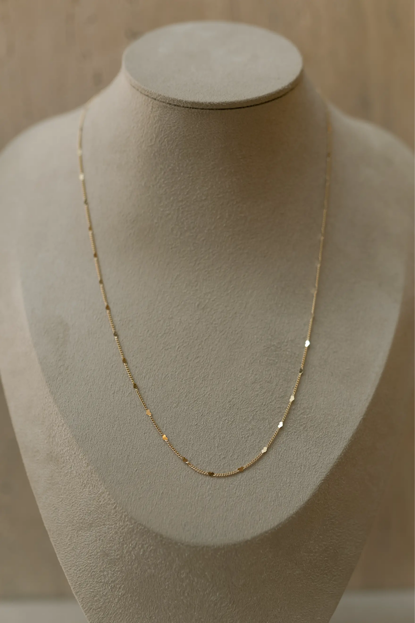 Colar Longo 80cm Mini Corações Lisos Dourado