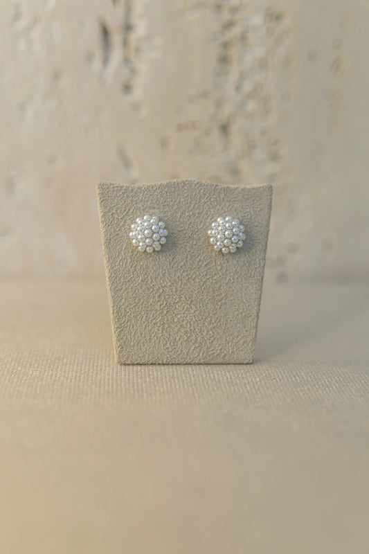 Brinco Meia Esfera de Micropérolas Ródio Branco