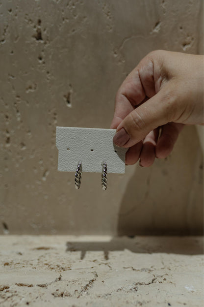 Brinco Argola Trançada Pino Liso Ródio Branco