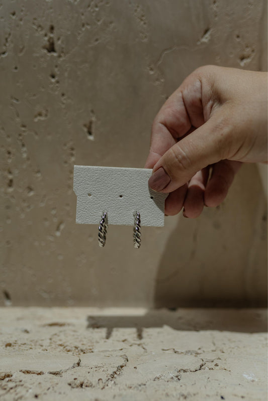 Brinco Argola Trançada Pino Liso Ródio Branco