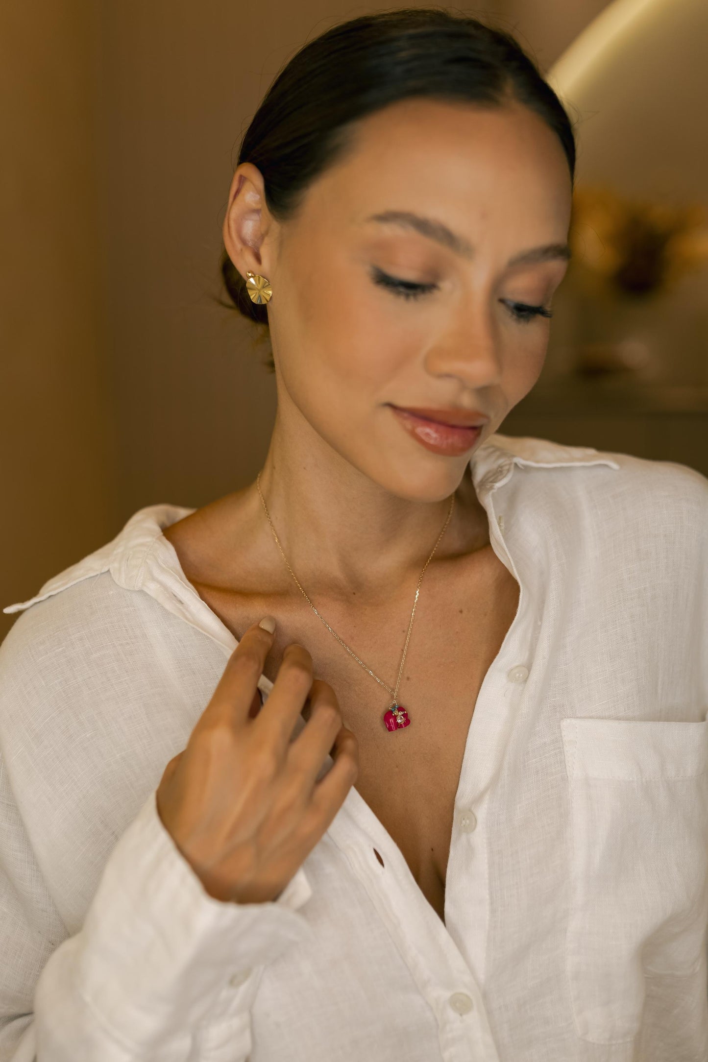 Colar Elefante com Pedras e Zircônias Dourado