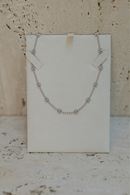 Colar Choker Flor Ródio Branco