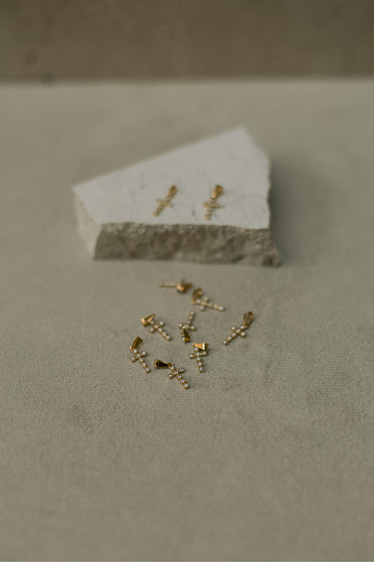 Pingente Cruz Cravejado Dourado