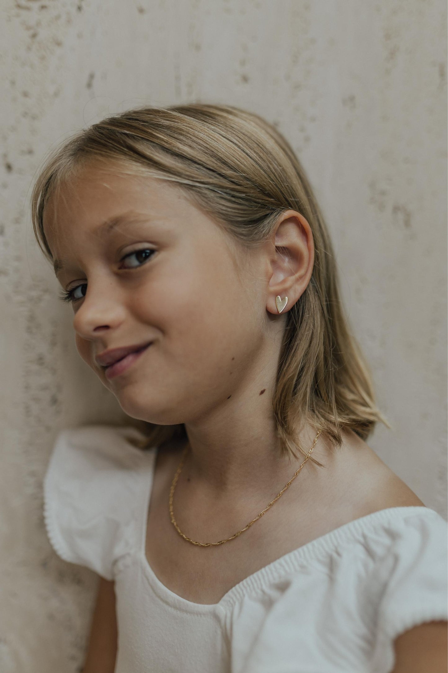 Brinco Coração Liso Dourado