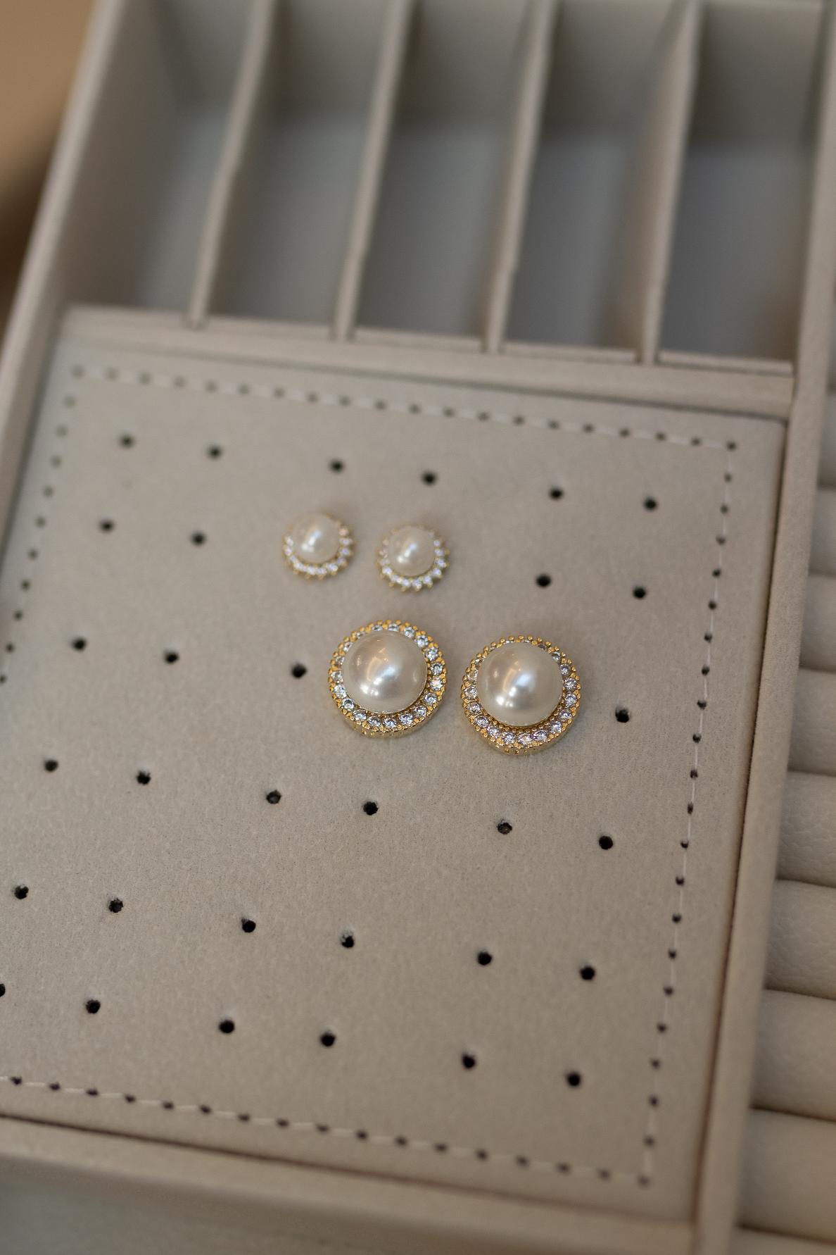 Brinco de Pérola Cravejado Dourado