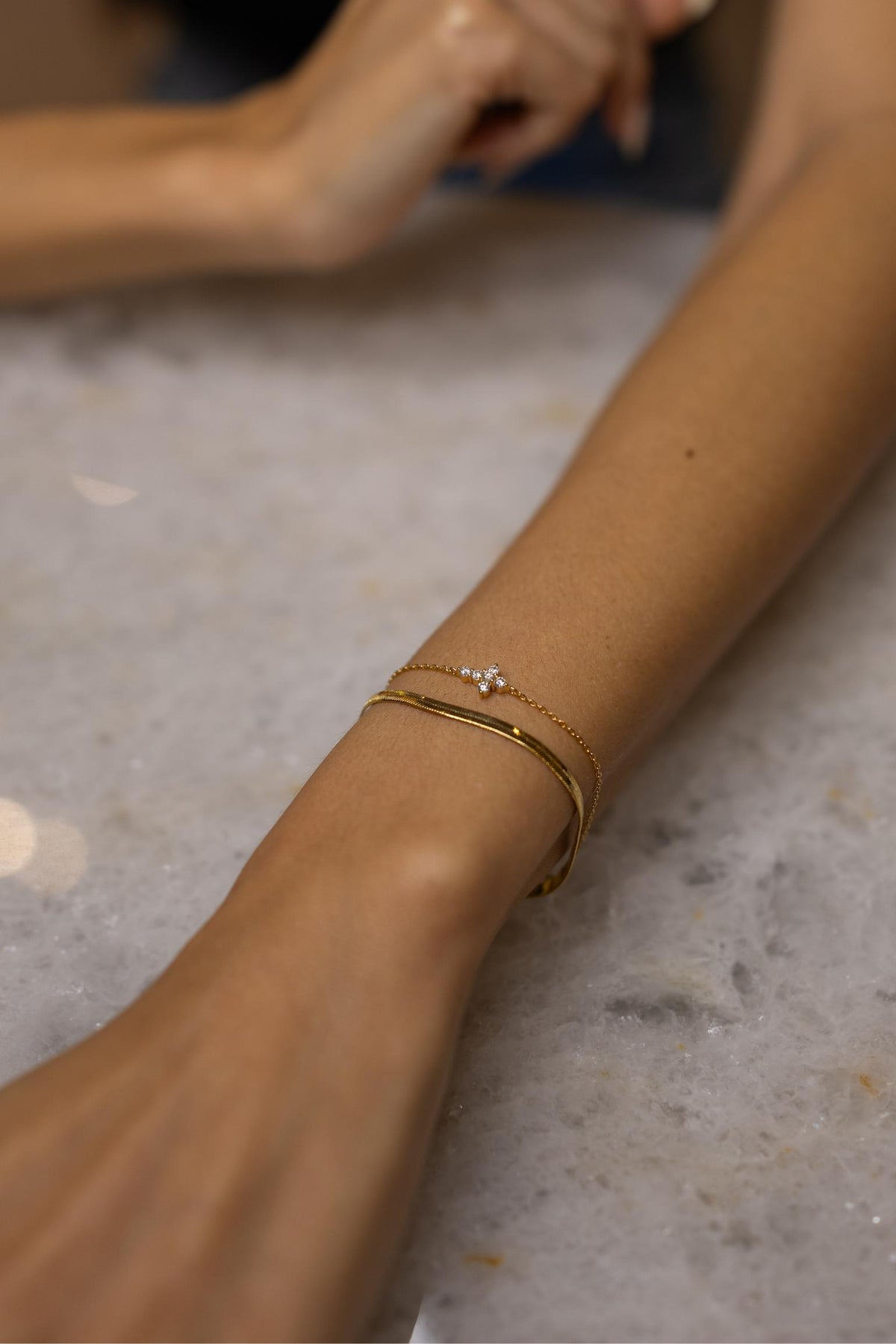 Pulseira Crucifixo Moissanite Prata 925 Dourado