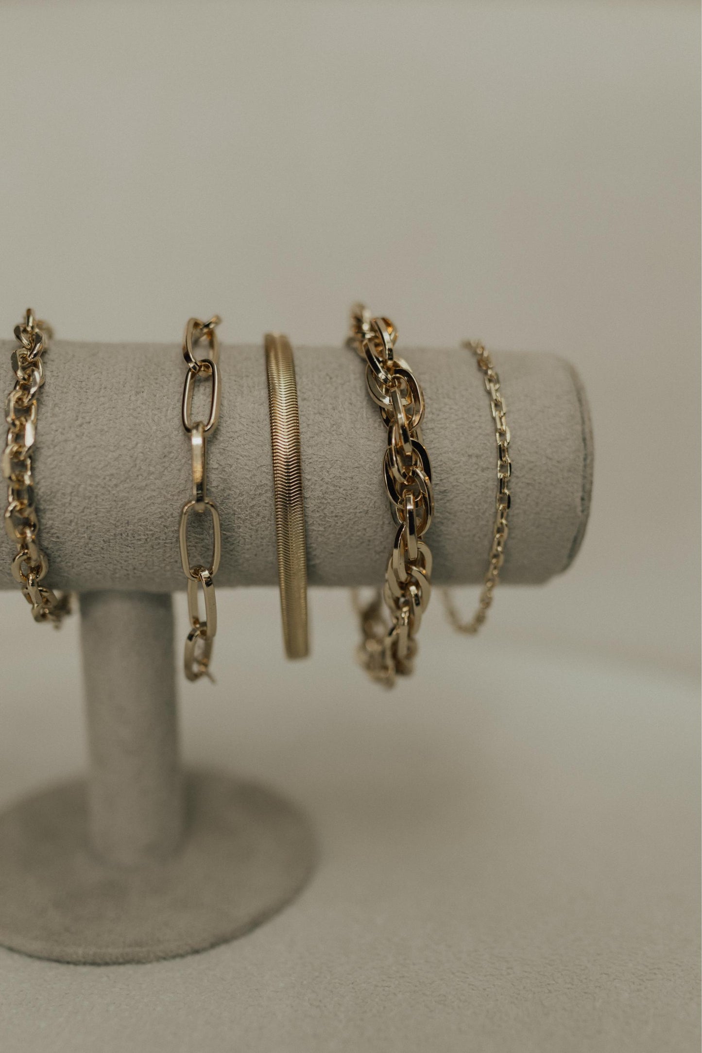 Pulseira de Elos Trançados Dourado