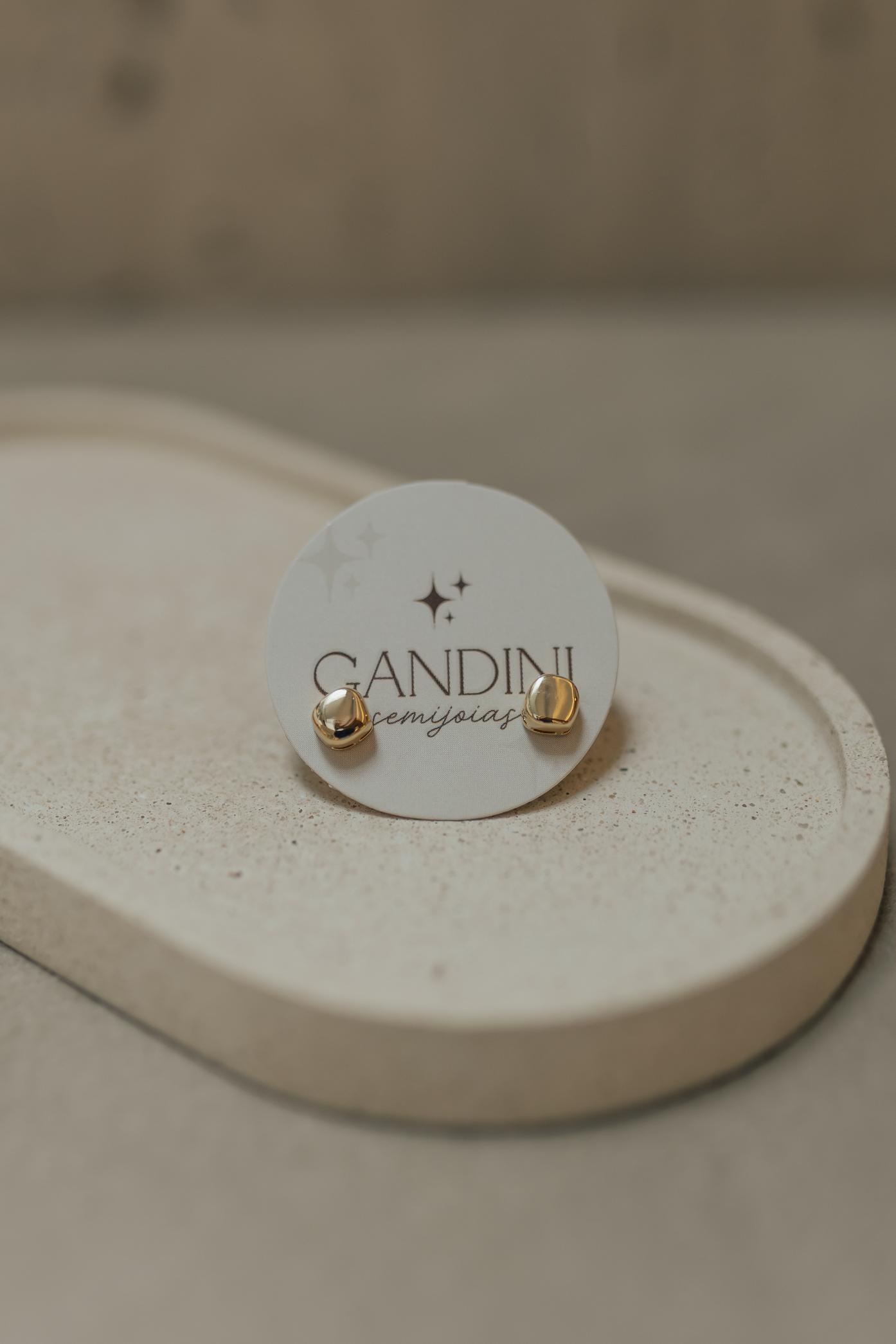 Brinco Orgânico Liso Dourado P