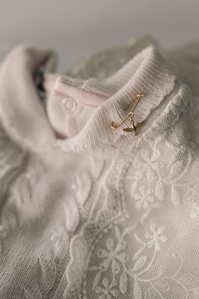 Alfinete Batizado Espírito Santo Dourado