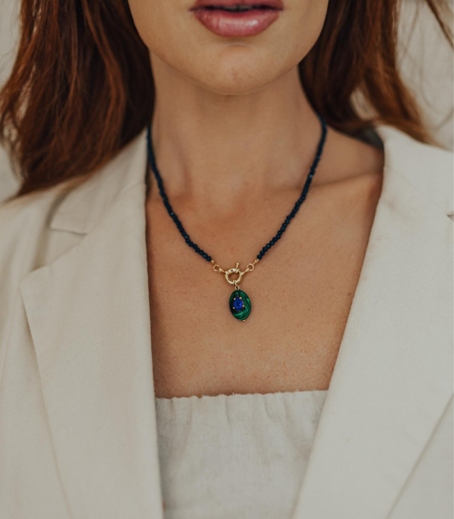 Colar Boho Pedra Malaquita Dourado