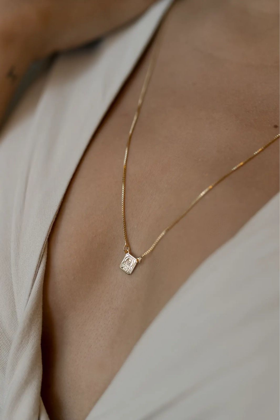 Colar Escapulário Dourado Clássico