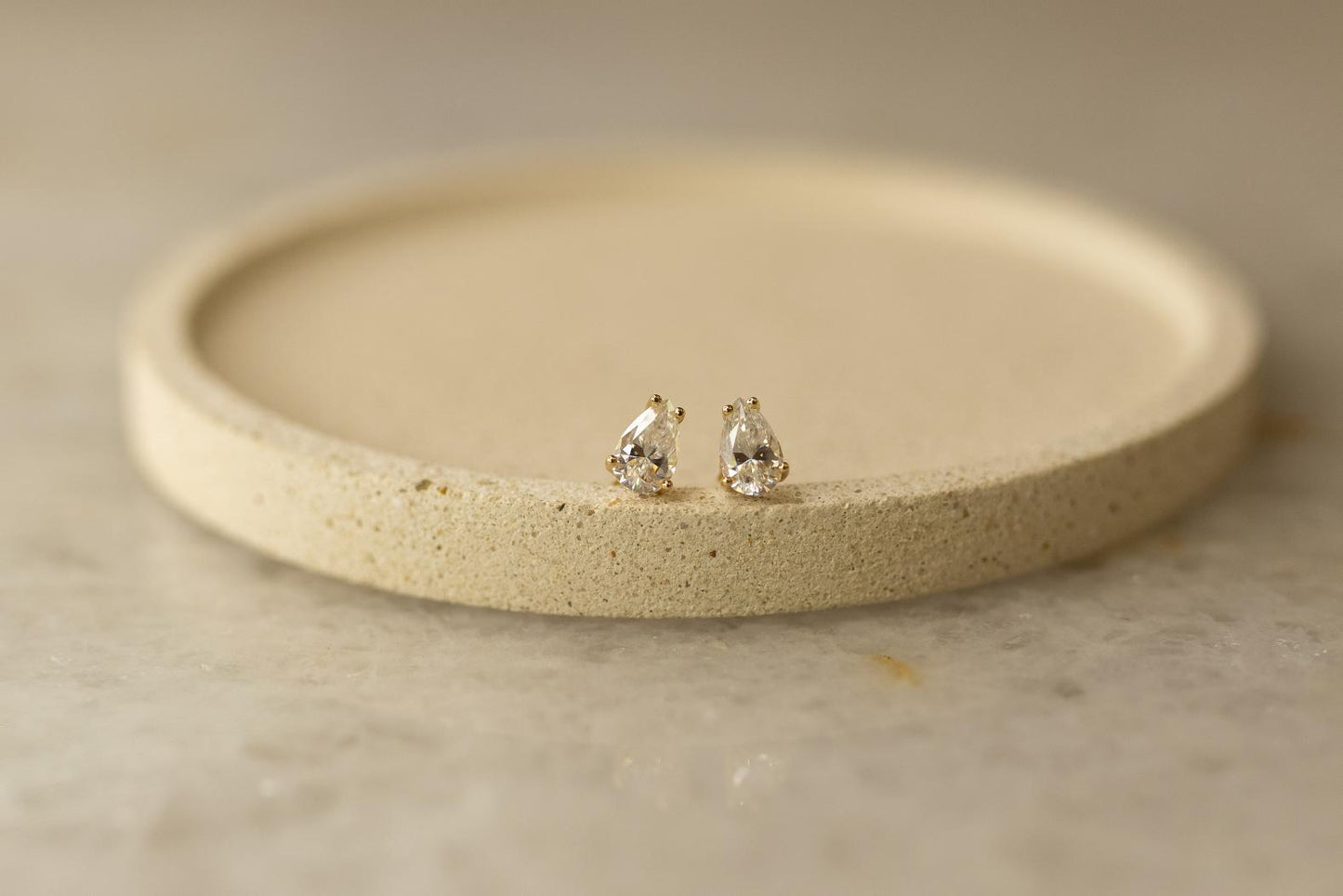 Brinco Gota 8x5mm Moissanite Prata 925 Dourado