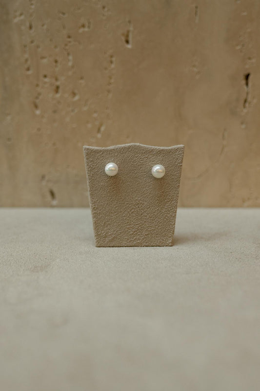 Brinco Pérola Shell 10 mm Dourado